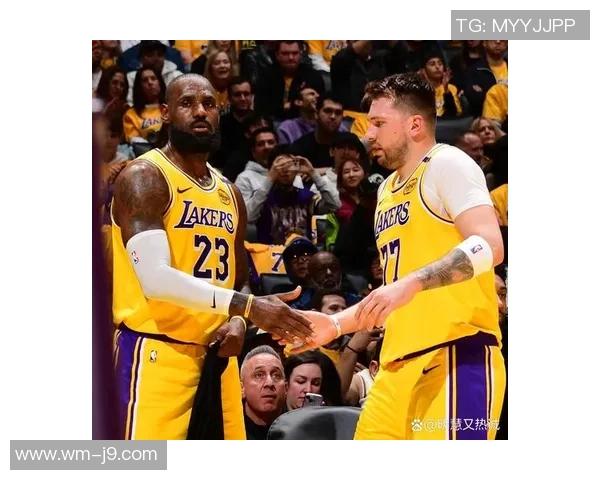 2021年湖人对阵篮网第四节精彩回顾与关键时刻分析